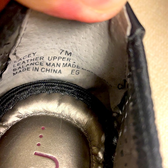 SOLD. Women’s shoes/flats, me Too, size 7M,black - Picture 7 of 10